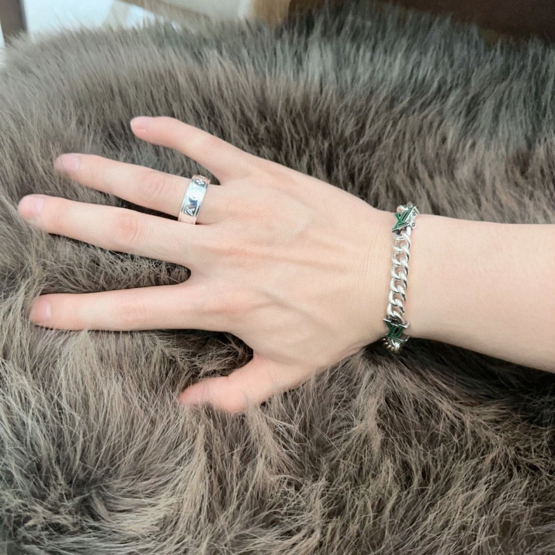 LV Rings